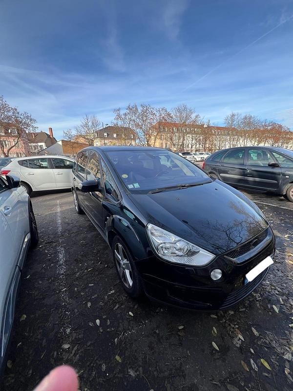 Schwarz Gebraucht 2010 Ford S-MAX S Kombi | 2.500 € - Bild 1/4