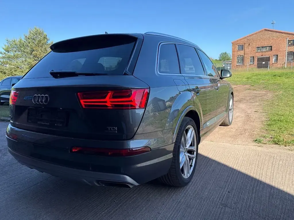 Gebraucht Audi Q7 S-Line 272 PS (200 kW) 2018 Grau SUV