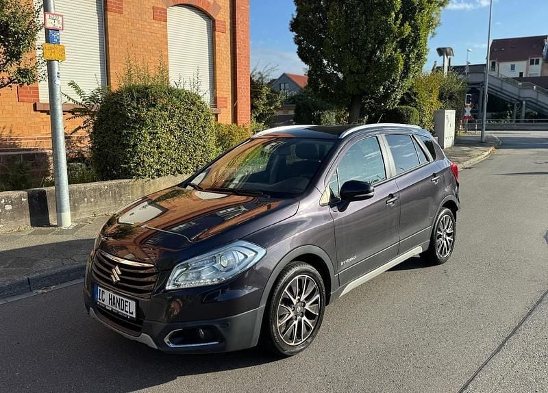 Blau Gebraucht 2015 Suzuki SX4 S-Cross Limited SUV | 6.950 € - Bild 1/4