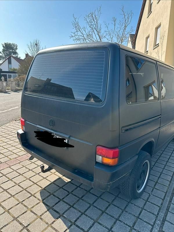 Second-hand VW Transporter 77 CP (56 kW) 1995 Negru Van