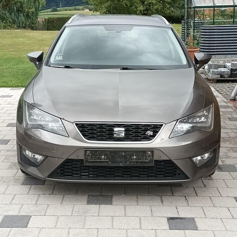 Grau Gebraucht 2014 Seat Leon ST FR Kombi | 5.800 € (Superpreis) - Bild 1/4