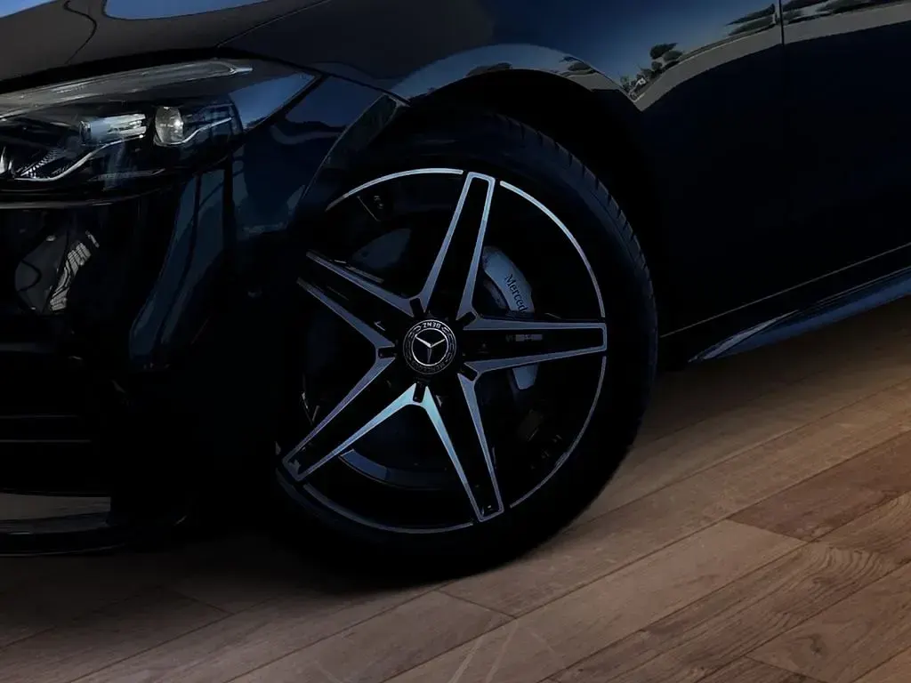 Gebraucht Mercedes C180 AMG 170 PS (125 kW) 2025 Schwarz Limousine