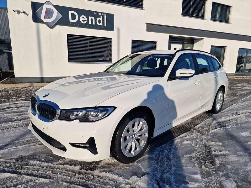 Gebraucht BMW 320 190 PS (139 kW) 2021 Alpinweiss iii Kombi