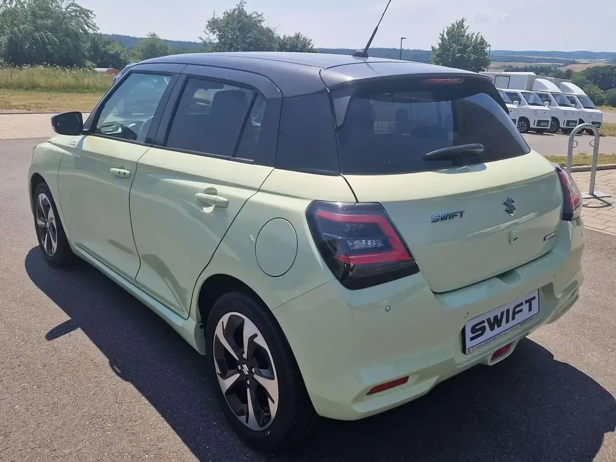 Gebraucht Suzuki Swift Comfort+ 83 PS (61 kW) 2025 Coolmineralgray Limousine