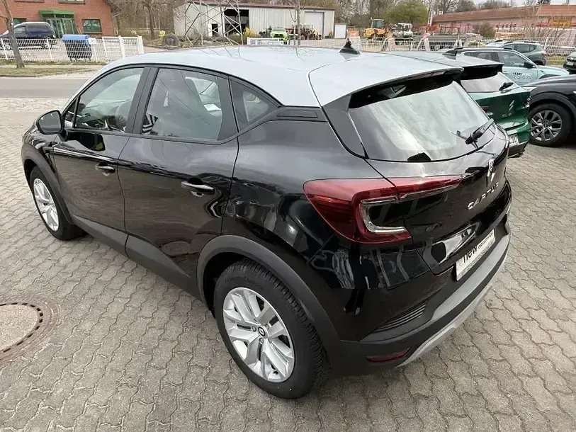 Używany Renault Captur Equilibre 100 KM (73 kW) 2023 Szary SUV