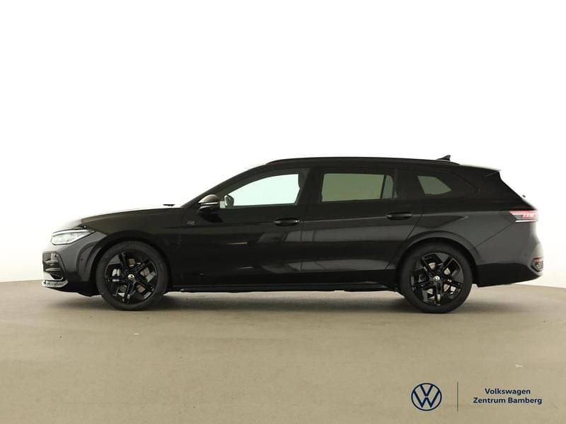Neu VW Passat R-line Plus 193 PS (141 kW) 2025 Schwarz Kombi
