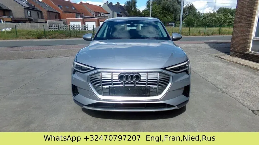 Gebraucht Audi e-tron 300 kW (408 PS) 2022 Silber SUV