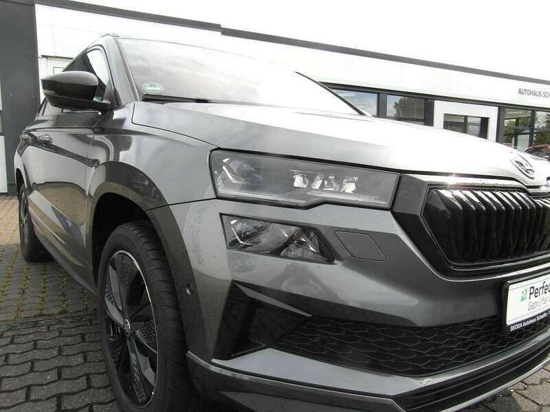Graphite grau Gebraucht 2024 Skoda Karoq SportLine SUV | 39.950 € (Teuer) - Bild 1/4