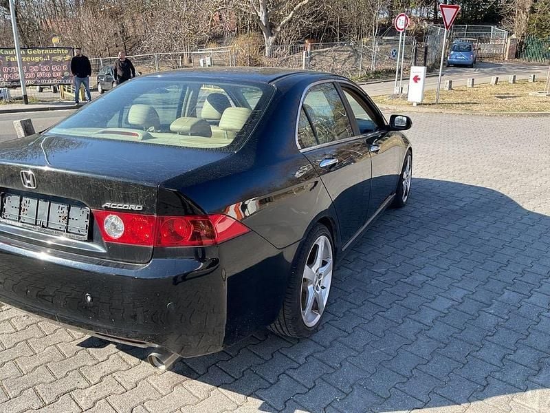 Gebraucht Honda Accord 190 PS (139 kW) 2003 Schwarz Limousine