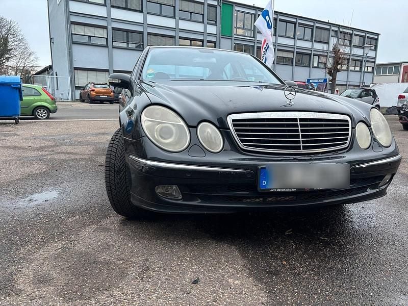Gebraucht Mercedes E220 Avantgarde 150 PS (110 kW) 2002 Limousine