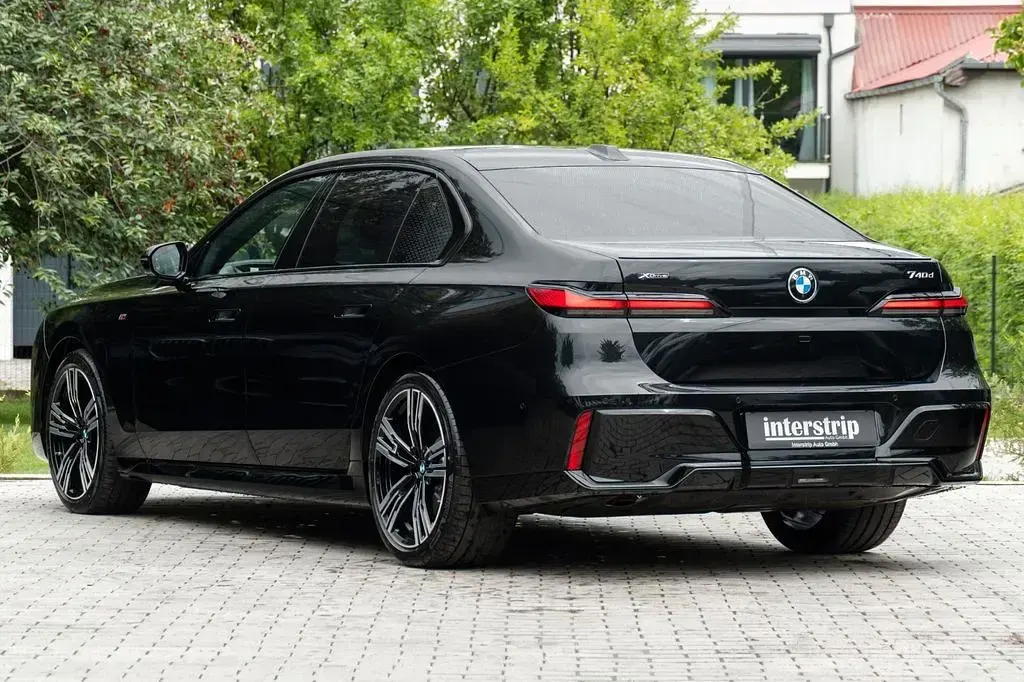 Gebraucht BMW 740 M Sport 299 PS (219 kW) 2025 Schwarz Limousine