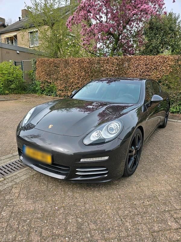 Gebraucht Porsche Panamera 310 PS (228 kW) 2014 Schwarz Kleinwagen