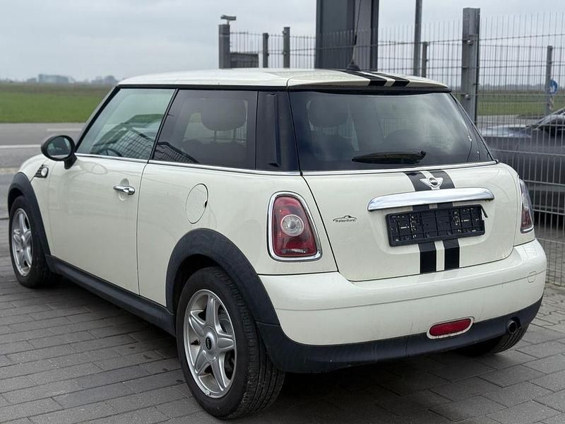Gebraucht Mini ONE 75 PS (55 kW) 2009 Weiß Kleinwagen