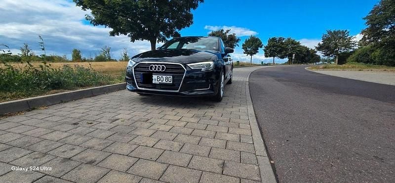 Schwarz Gebraucht 2019 Audi A3 Ambiente Limousine | 17.980 € (Superpreis) - Bild 1/4