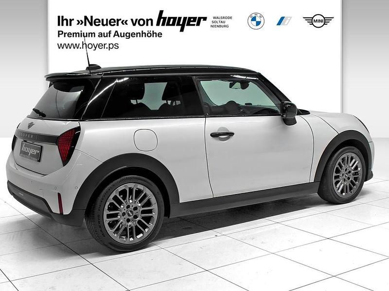 Gebraucht Mini Cooper S Classic 204 PS (150 kW) 2024 Weiß Kleinwagen