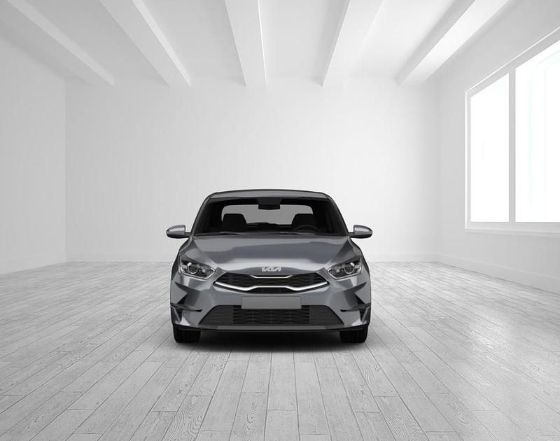 Neu Kia Ceed Gold 140 PS (102 kW) 2025 Lunar silber Kleinwagen