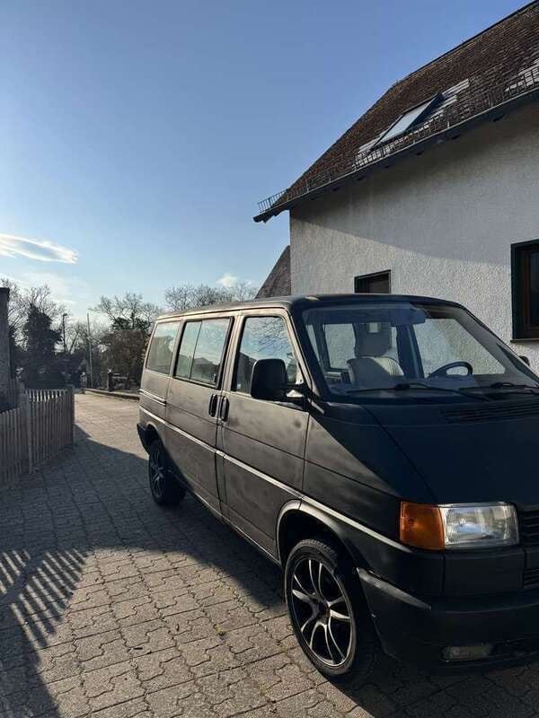 Schwarz Gebraucht 1992 VW T4 Van | 5.000 € - Bild 1/4