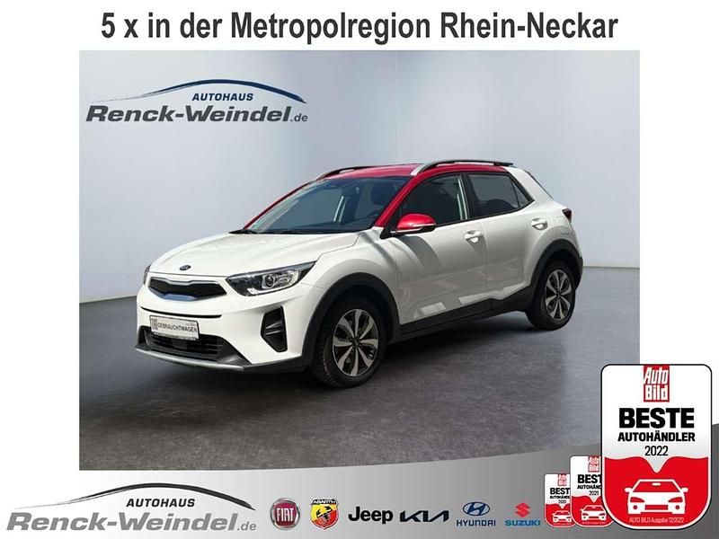 Rud) schneeweiss/rot (weiss Gebraucht 2021 Kia Stonic Vision SUV | 20.389 € (Etwas zu teuer) - Bild 1/3