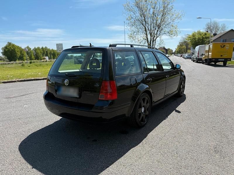Second-hand VW Bora Highline 150 CP (110 kW) 2000 Negru Break