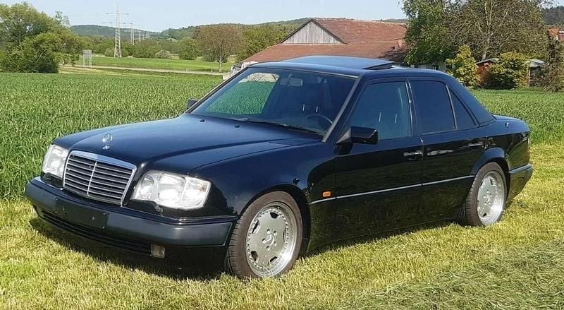 Gebraucht Mercedes E500 320 PS (235 kW) 1994 Schwarz Limousine