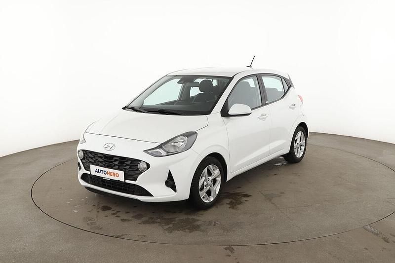 Gebraucht Hyundai i10 Trend 84 PS (61 kW) 2021 Weiß Kleinwagen