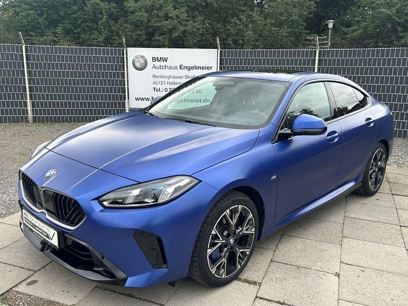 Blau Gebraucht 2024 BMW 220 M Sport Coupé | 45.900 € - Bild 1/3