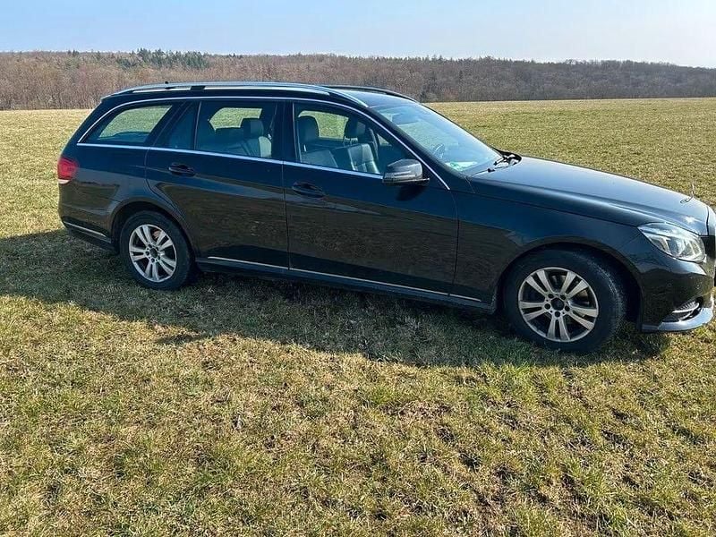 Gebraucht Mercedes E220 Edition 170 PS (125 kW) 2015 Schwarz Kombi