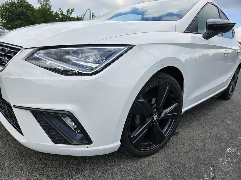 Weiß Gebraucht 2020 Seat Ibiza Black Edition Kleinwagen | 14.100 € (Fairer Preis) - Bild 1/4