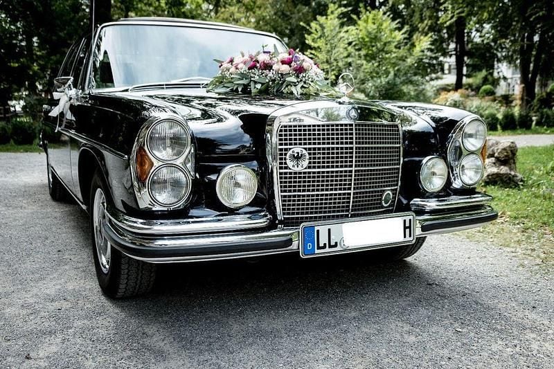 Schwarz Gebraucht 1971 Mercedes W108 SE Limousine | 29.800 € - Bild 1/4