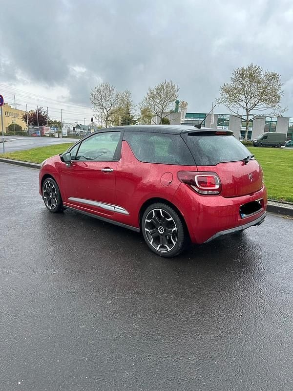 Gebraucht Citroën DS3 PureTech 131 PS (96 kW) 2017 Rot Kleinwagen