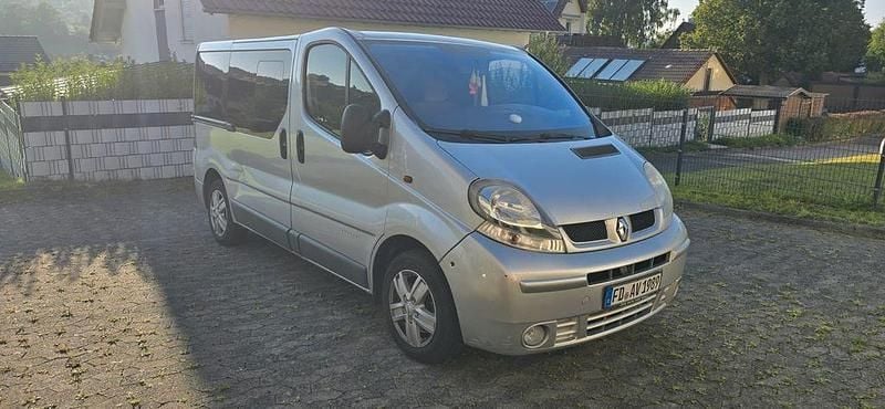 Gebraucht Renault Trafic 101 PS (74 kW) 2006 Silber Van / Kleinbus