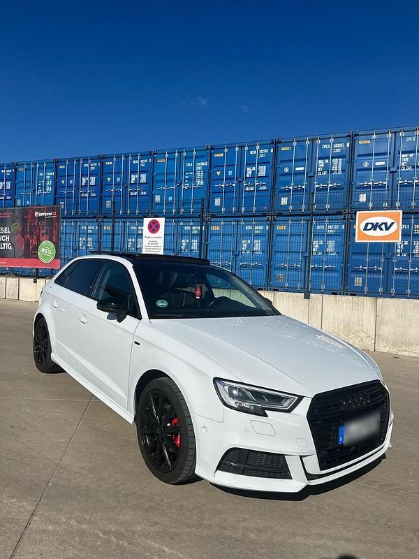 Weiß Gebraucht 2017 Audi A3 S-Line Kleinwagen | 18.500 € (Fairer Preis) - Bild 1/4