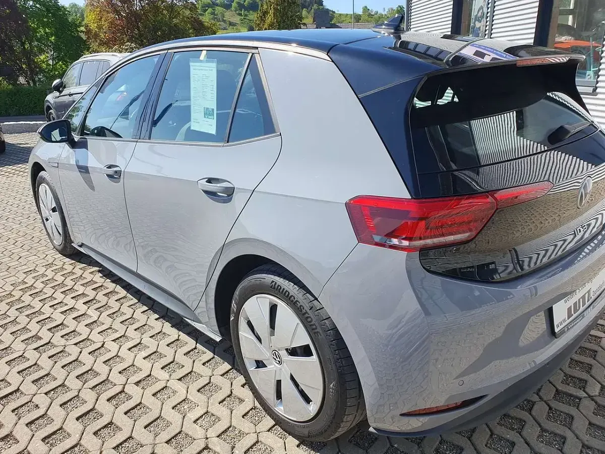 Gebraucht VW ID.3 Pure 110 kW (150 PS) 2022 Mondsteingrau Kleinwagen