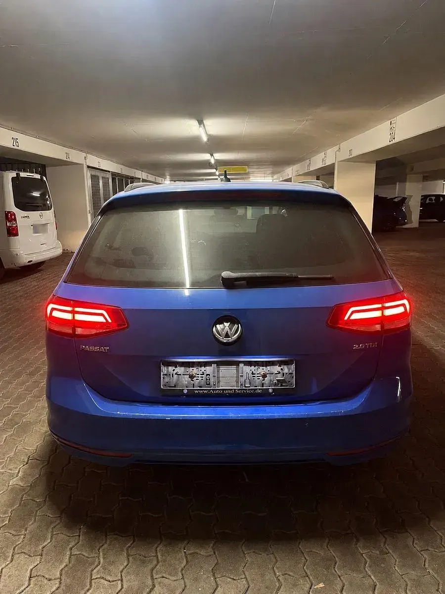 Gebraucht VW Passat 190 PS (139 kW) 2017 Blau Kombi