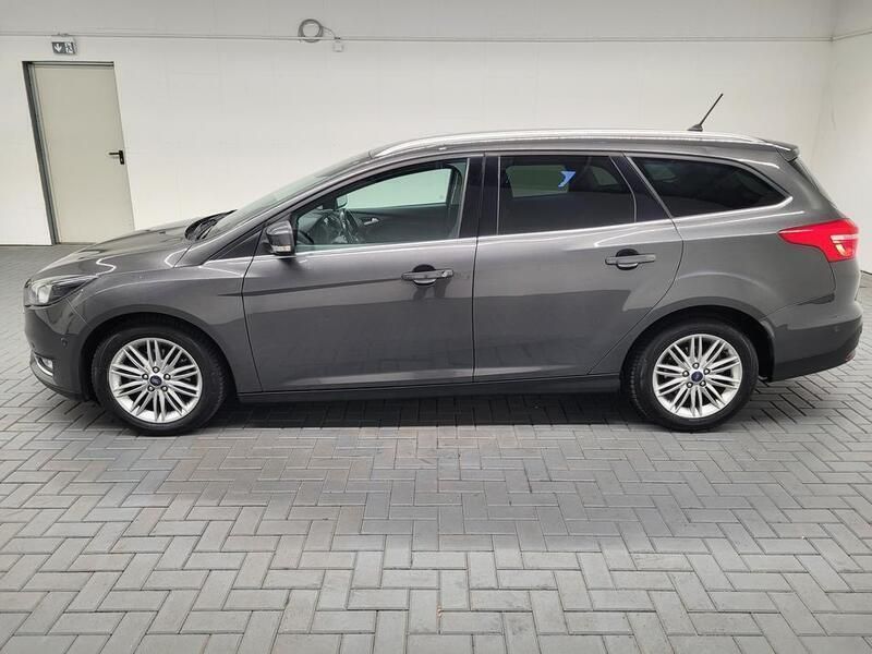 Gebraucht Ford Focus Titanium 120 PS (88 kW) 2018 Grau (grau) Kombi
