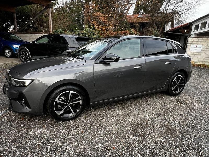 Grau Gebraucht 2025 Opel Astra Limousine | 26.300 € (Guter Preis) - Bild 1/4