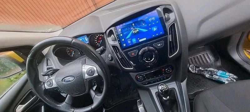 Gebraucht Ford Focus Trend 150 PS (110 kW) 2011 Gelb Limousine