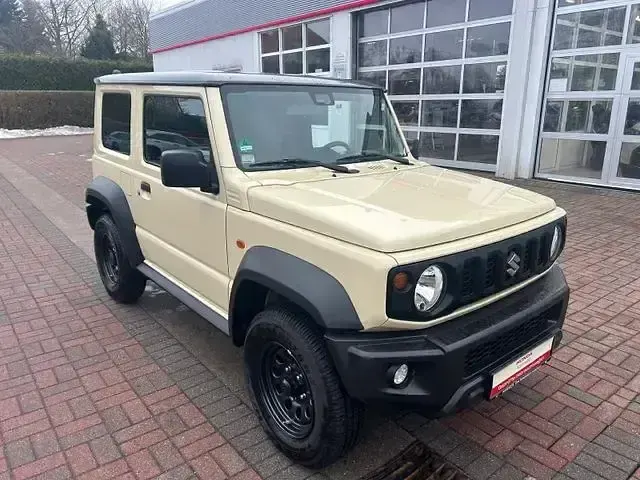Gebraucht Suzuki Jimny Comfort 102 PS (75 kW) 2021 Chiffon/bluish black pearl SUV