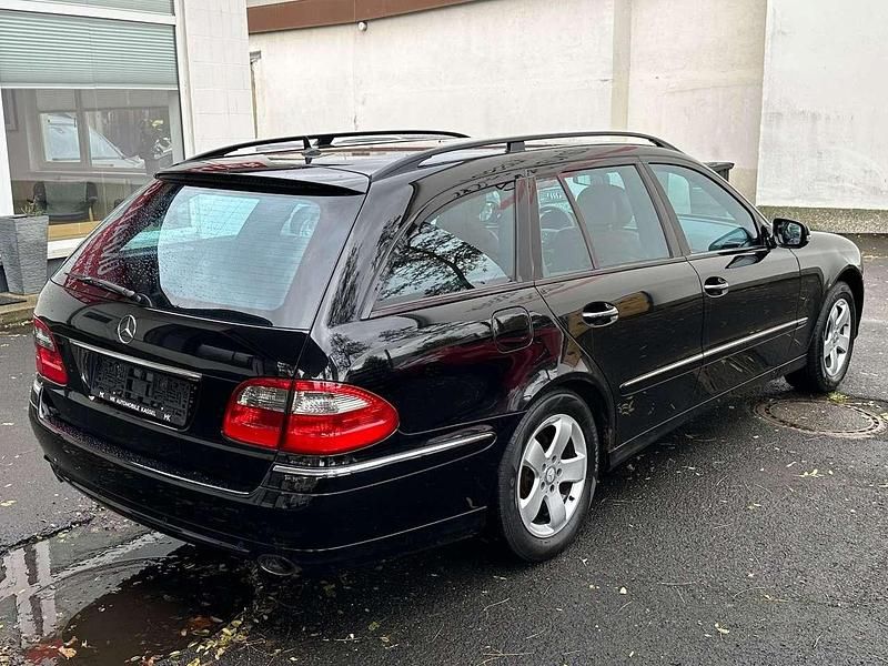 Gebraucht Mercedes E280 Avantgarde 190 PS (139 kW) 2007 Schwarz/baltic black Kombi