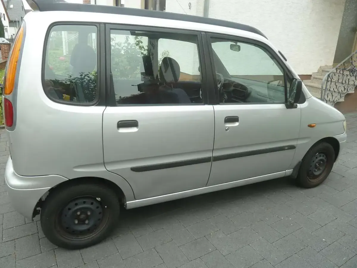 Gebraucht Daihatsu Move 56 PS (41 kW) 2000 Silber Van / Kleinbus