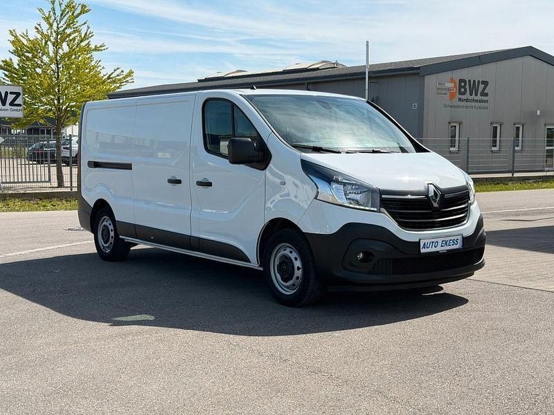 Gebraucht Renault Trafic Komfort 145 PS (106 kW) 2021 Weiß Van / Kleinbus