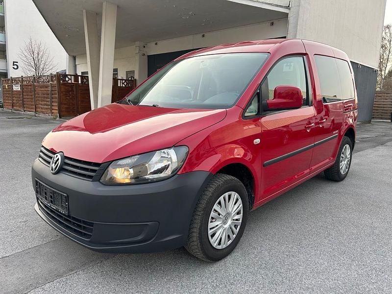 Gebraucht VW Caddy Trendline 75 PS (55 kW) 2014 Rot Van / Kleinbus