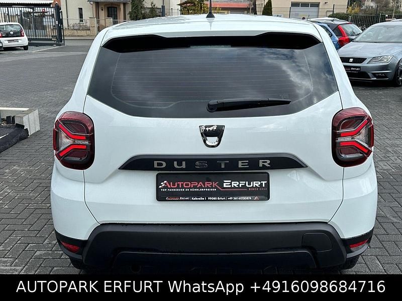 Używany Dacia Duster Acces 91 KM (66 kW) 2022 Biały SUV