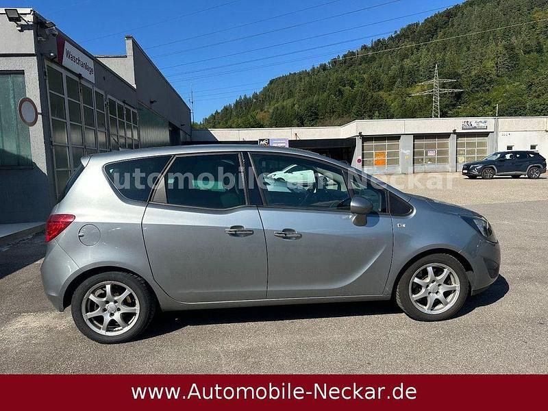 Gebraucht Opel Meriva Innovation 110 PS (80 kW) 2012 Silber Van / Kleinbus