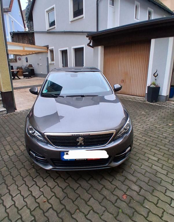 Grau Gebraucht 2020 Peugeot 308 Allure Limousine | 12.450 € (Guter Preis) - Bild 1/4