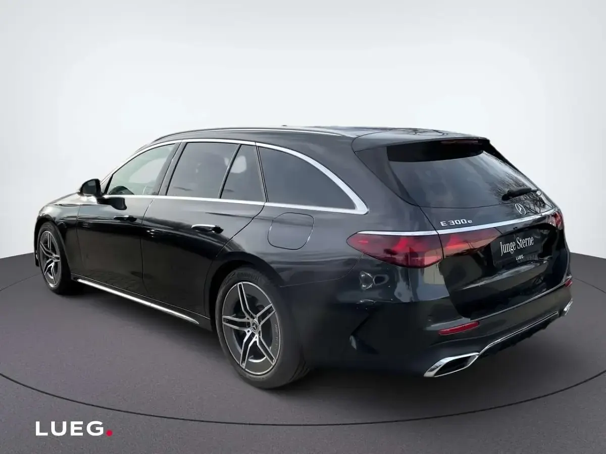 Gebraucht Mercedes E300 AMG 313 PS (230 kW) 2025 Metalliclack graphitgrau Kombi