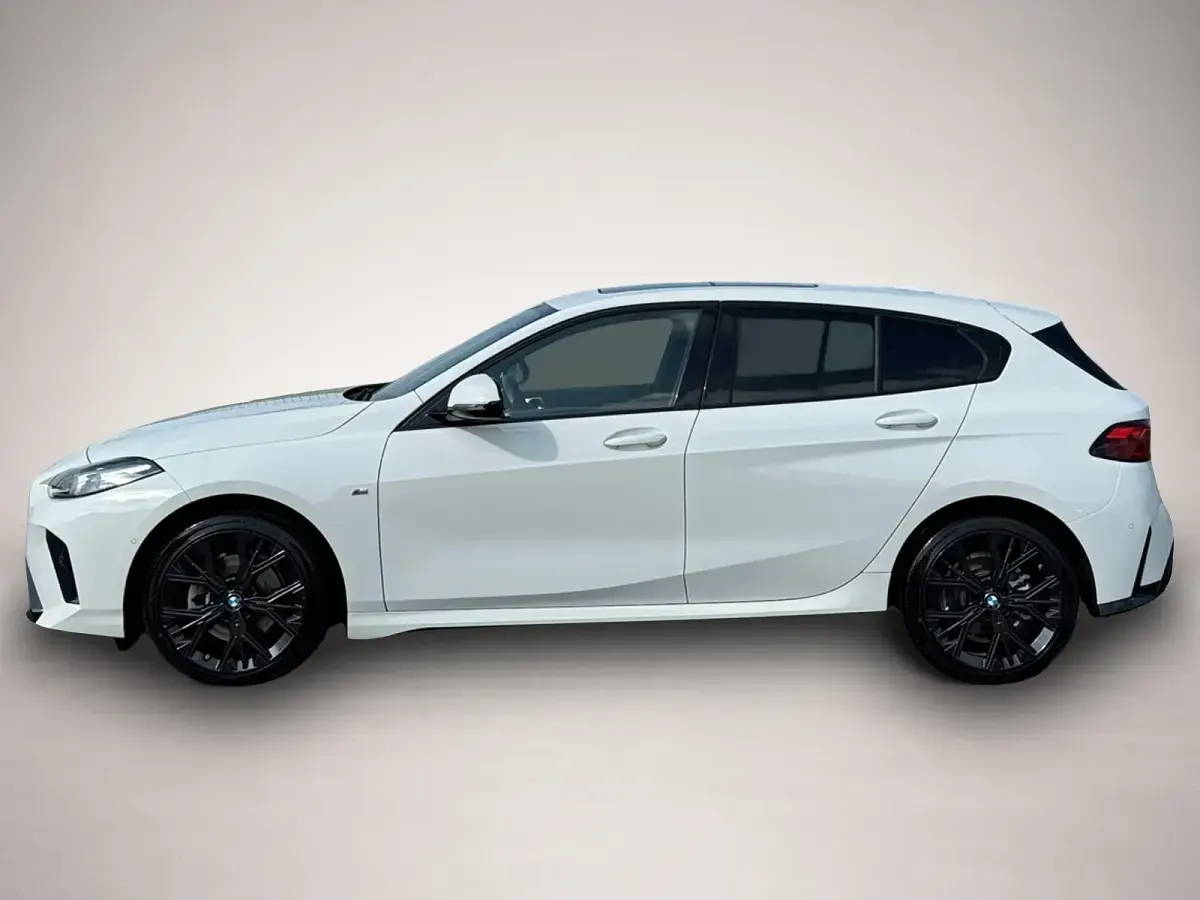 Gebraucht BMW 120 M Sport 170 PS (125 kW) 2025 Alpinweiss iii Kleinwagen
