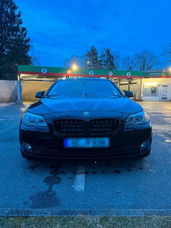 Gebraucht BMW 520 M Sport 184 PS (135 kW) 2012 Schwarz Limousine