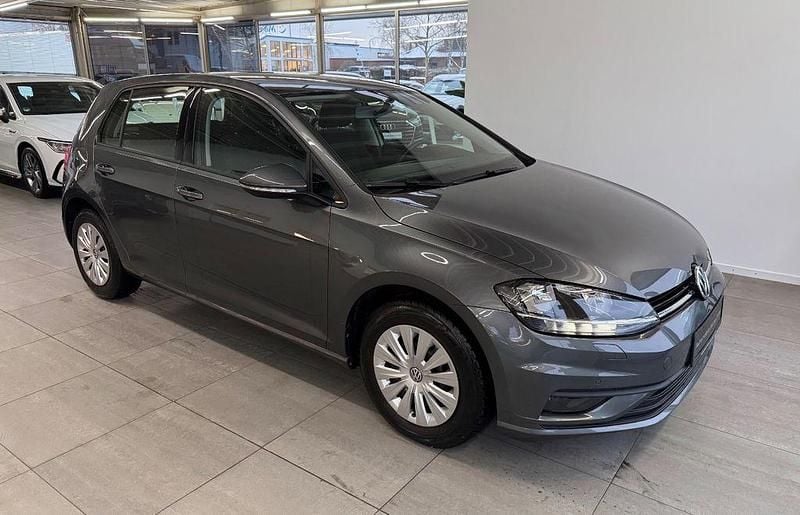 Indiumgrau metallic Gebraucht 2019 VW Golf Trendline Limousine | 13.990 € (Guter Preis) - Bild 1/4