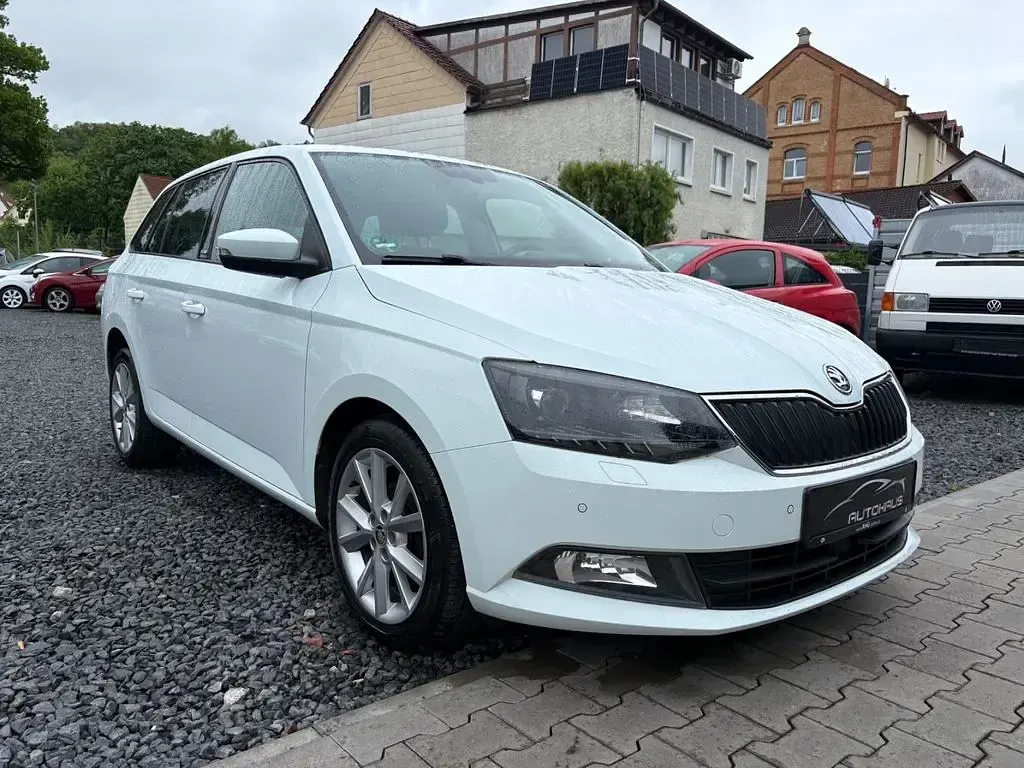 Używany Skoda Fabia Joy 90 KM (66 kW) 2016 Biały Kombi